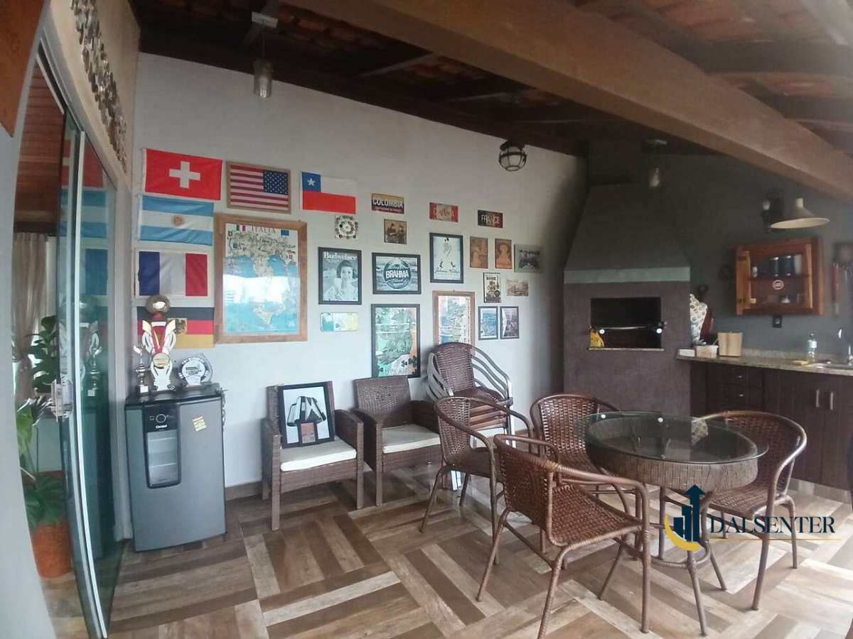  - Apartamento à venda, com 3 quartos, 205m²