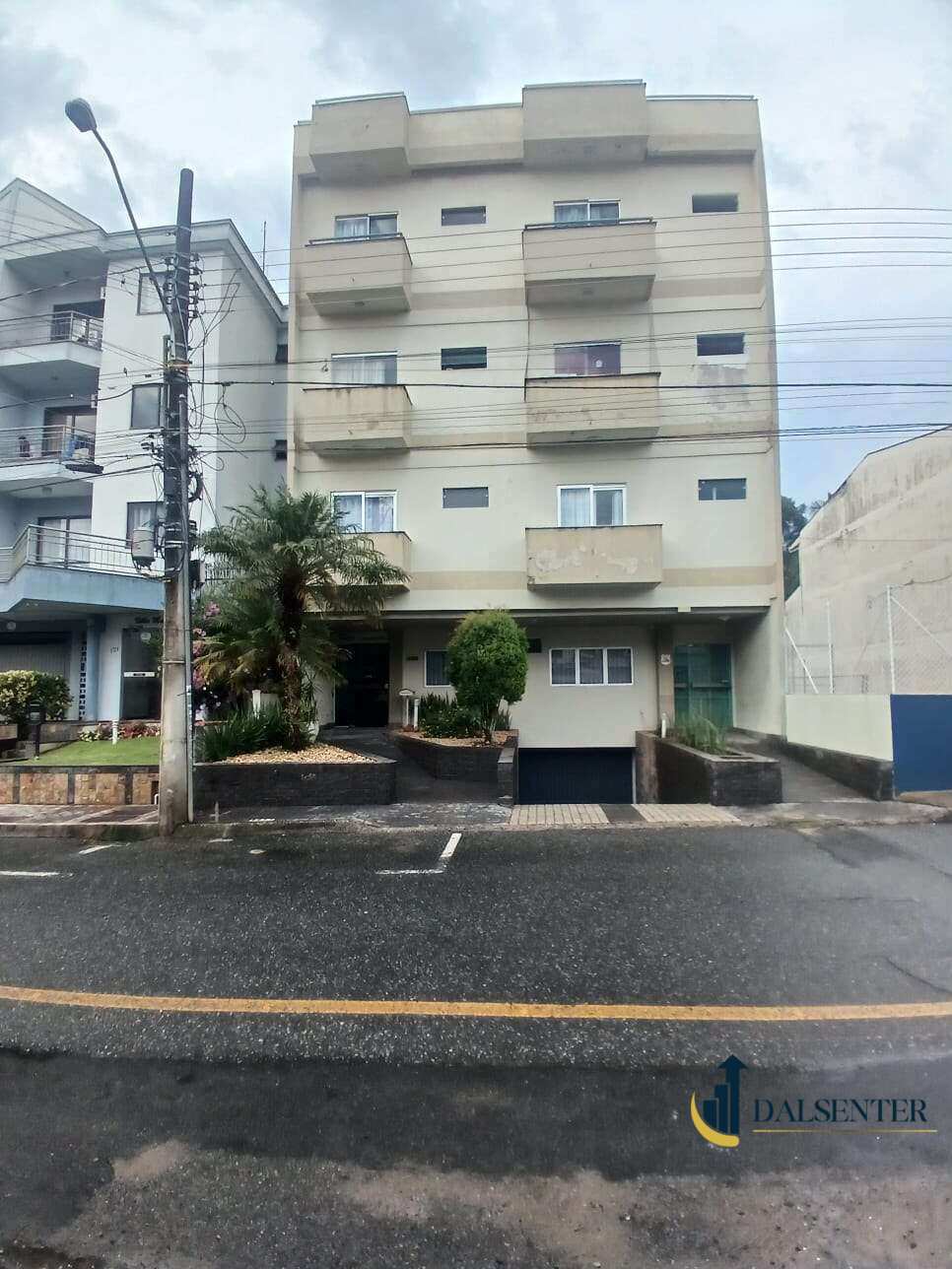 Apartamento à venda, com 3 quartos, 205m² - Dalsenter Imobiliária