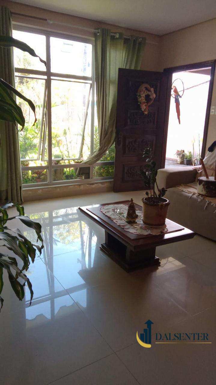 Casa à venda com 2 quartos, 108m² - Aventureiro,Joinville