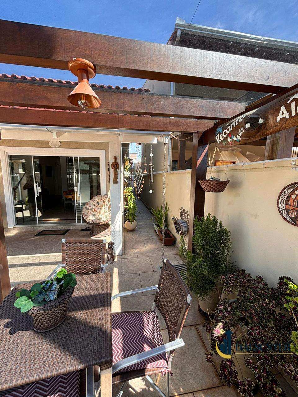 Casa à venda com 3 quartos - Balneário Perequê,Porto Belo