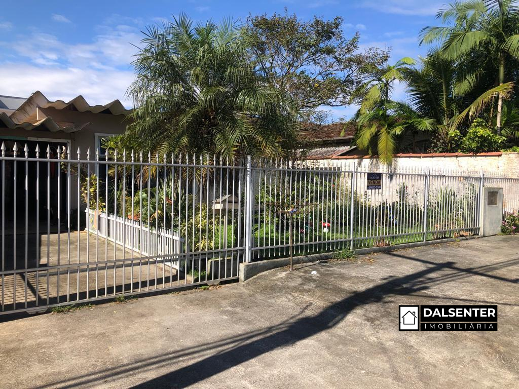 Casa à venda com 2 quartos, 108m² - Aventureiro,Joinville