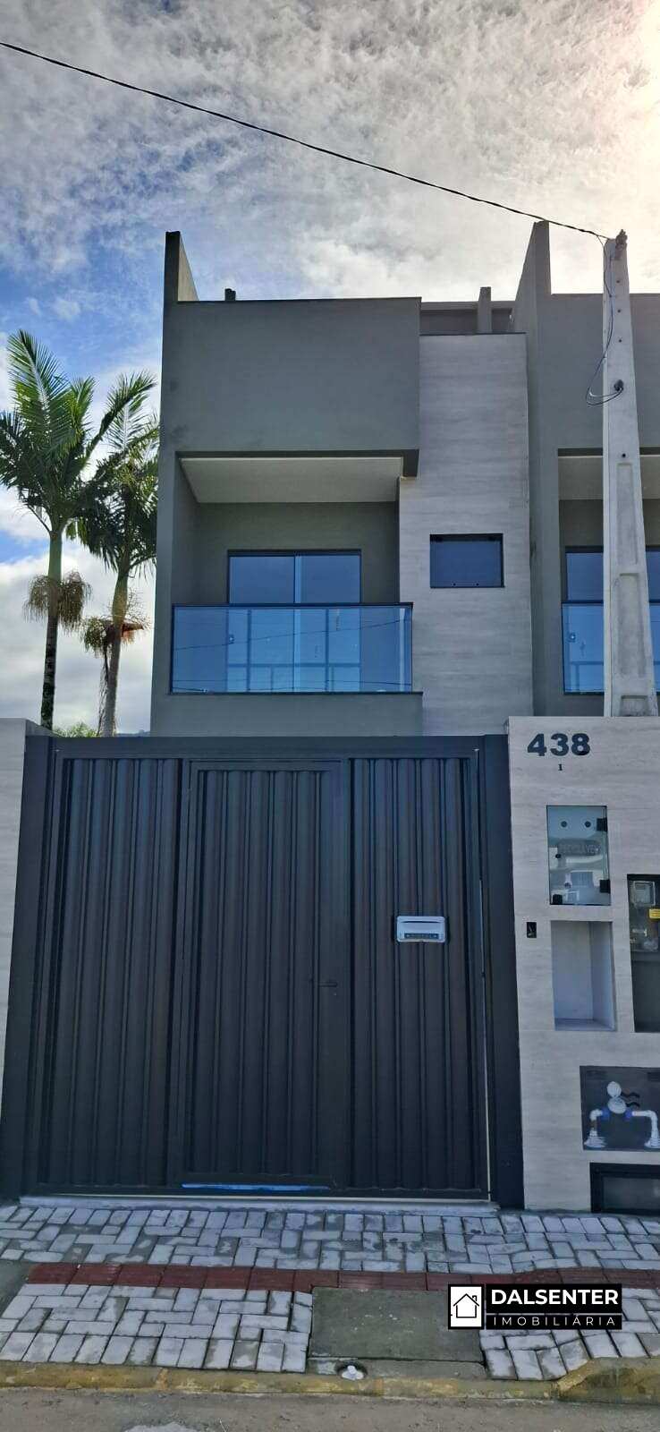 Sobrado à venda com 2 quartos - ,