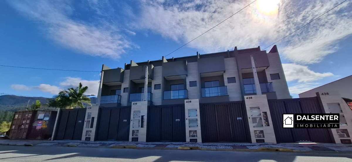 Sobrado à venda com 2 quartos - ,